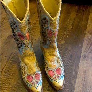 Cowgirls boots